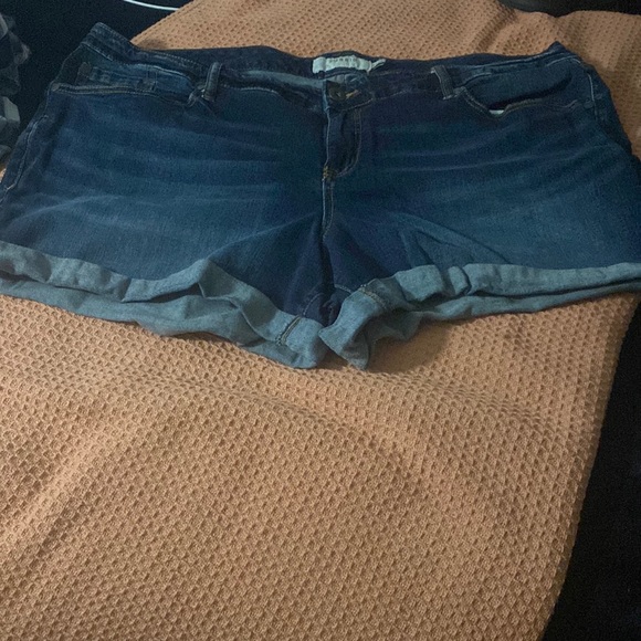 Demin shorts - Picture 1 of 3